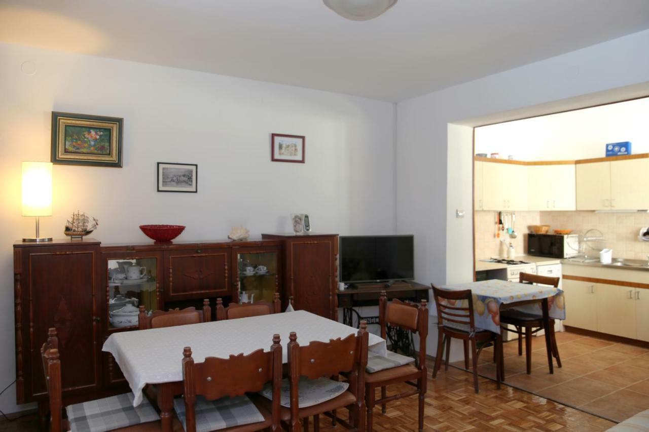 Seaside Apartment Tisno Εξωτερικό φωτογραφία